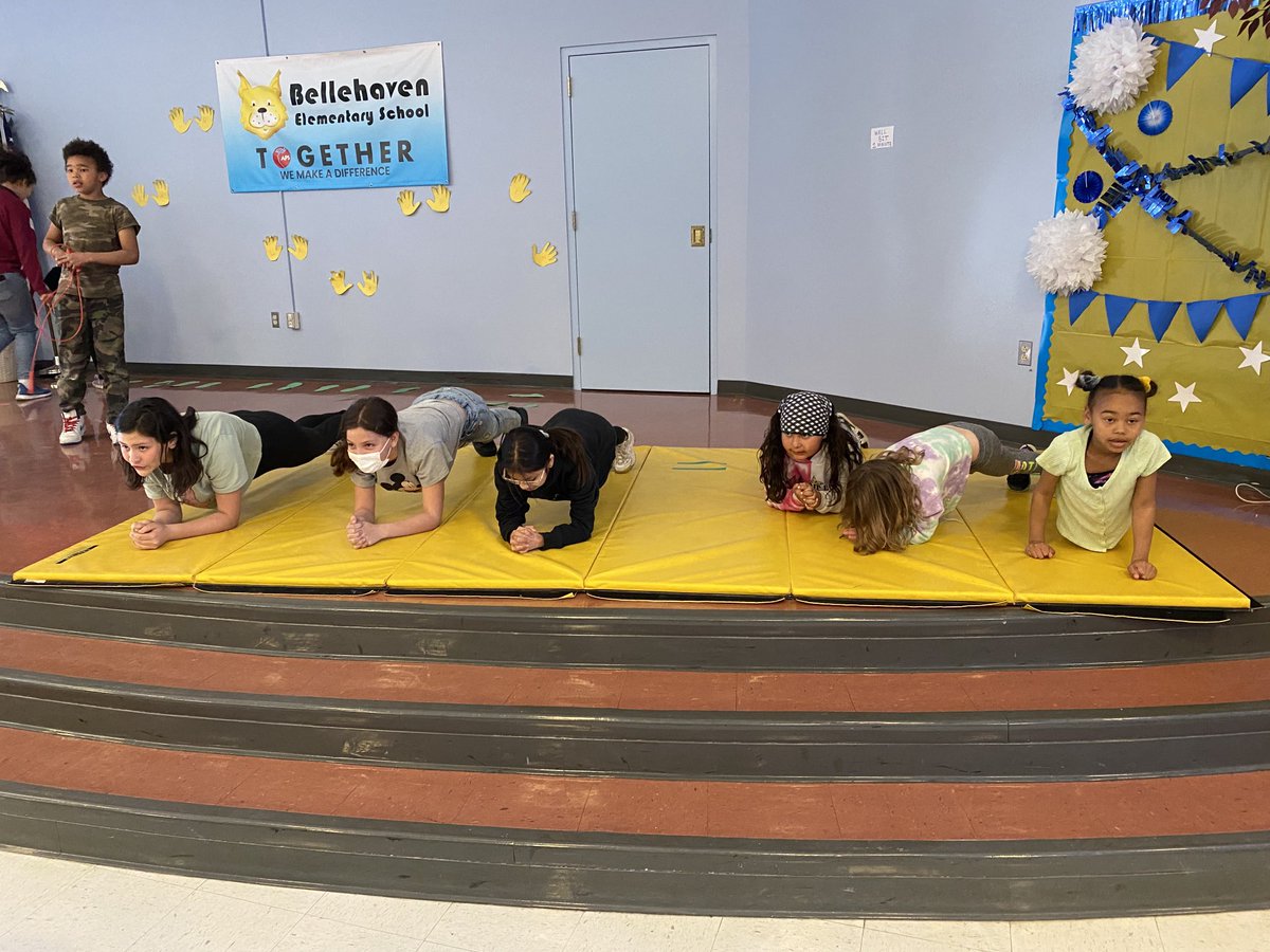 Mr. Kreider and Ms. McGrath put on an amazing 4th grade math night. Pizza, games, and fun challenges. ⁦@APSLZ4⁩