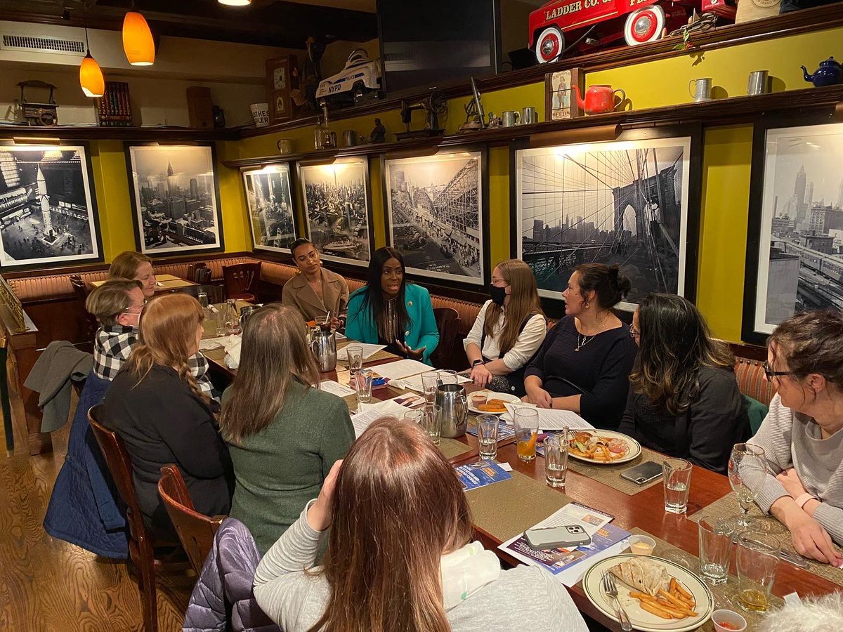 Grateful to have spent some time with the Women of Woodlawn, discussing important healthcare issues that affect women and families in the #Bronx. The Deputy Borough President and I look forward to working with this important organization and others to support our families! #Bronx