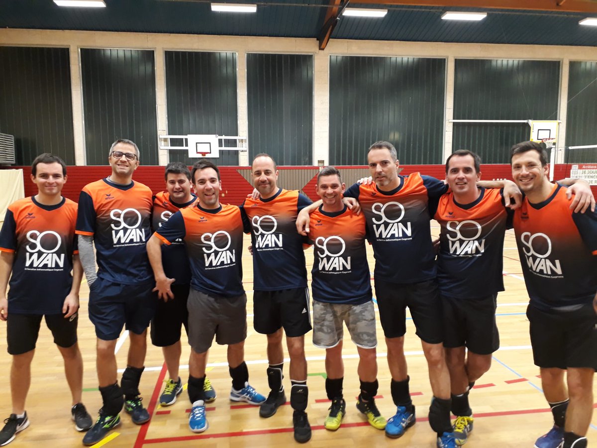 SOWAN sponsor de l'équipe ESG VOLLEY une équipe et une informatique qui gagnent