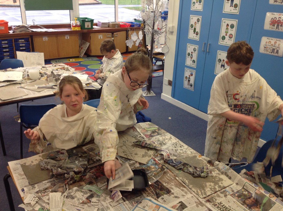 churchpreen's tweet photo. Class 2 got very messy this afternoon! They enjoyed moulding their metal coathangers into rainforest insects and started to add paper maché.
#rainforestinsects #papermachéanimals #insects #merrychildren #schoolproject #rainforestinsects #rainforestproject https://t.co/S1cqON7KTo