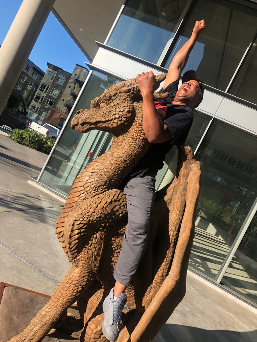 #JurassicPunks brought me a flying dinosaur 🐉 it’s a <a href="/VLaunchCOM/">VLaunch</a> 👨🏾‍🚀🛸🦖🚀 #VARRIORS thing 🤩 some just won’t understand . Some even might call my pet “Dino” a dragon - but I just feed him #RedBull an it gave him wings. #BossMoves #LevelUp #GoBigOrGoHome