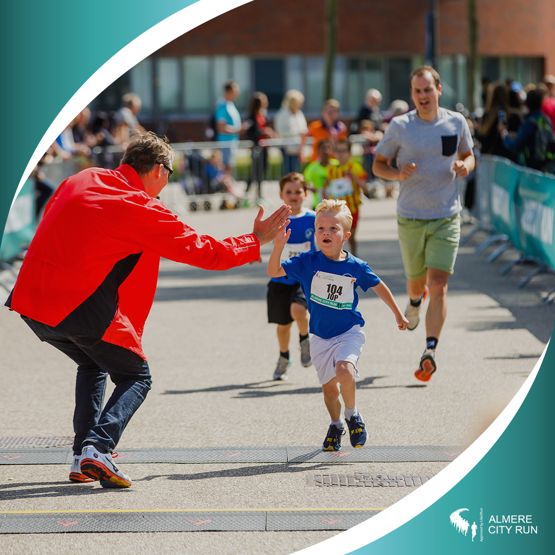 De Almere City Run is voor jong en oud 😎 Met wie loop jij naar de finish op 26 juni?

👉 Inschrijven kan via de link in onze bio!

#TrotsVanAlmere