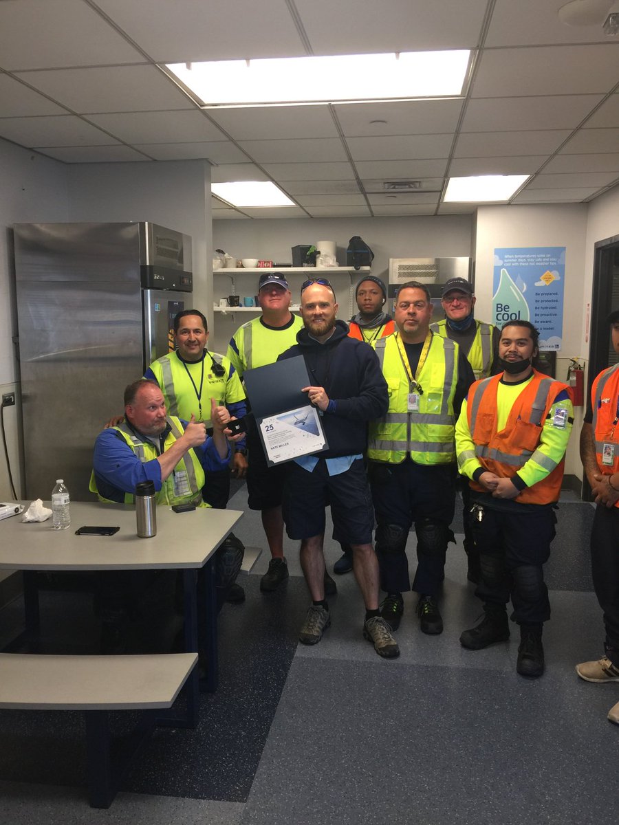 Congratulations to Nate M. 25 years with United Airlines!! Thank you for all hard word. It is a pleasure to be on your team!!