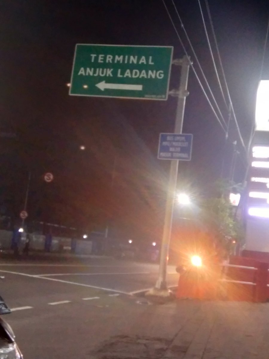 Pass921's tweet photo. bermalam sendirian di kota angin https://t.co/vhM2Lhyzi2