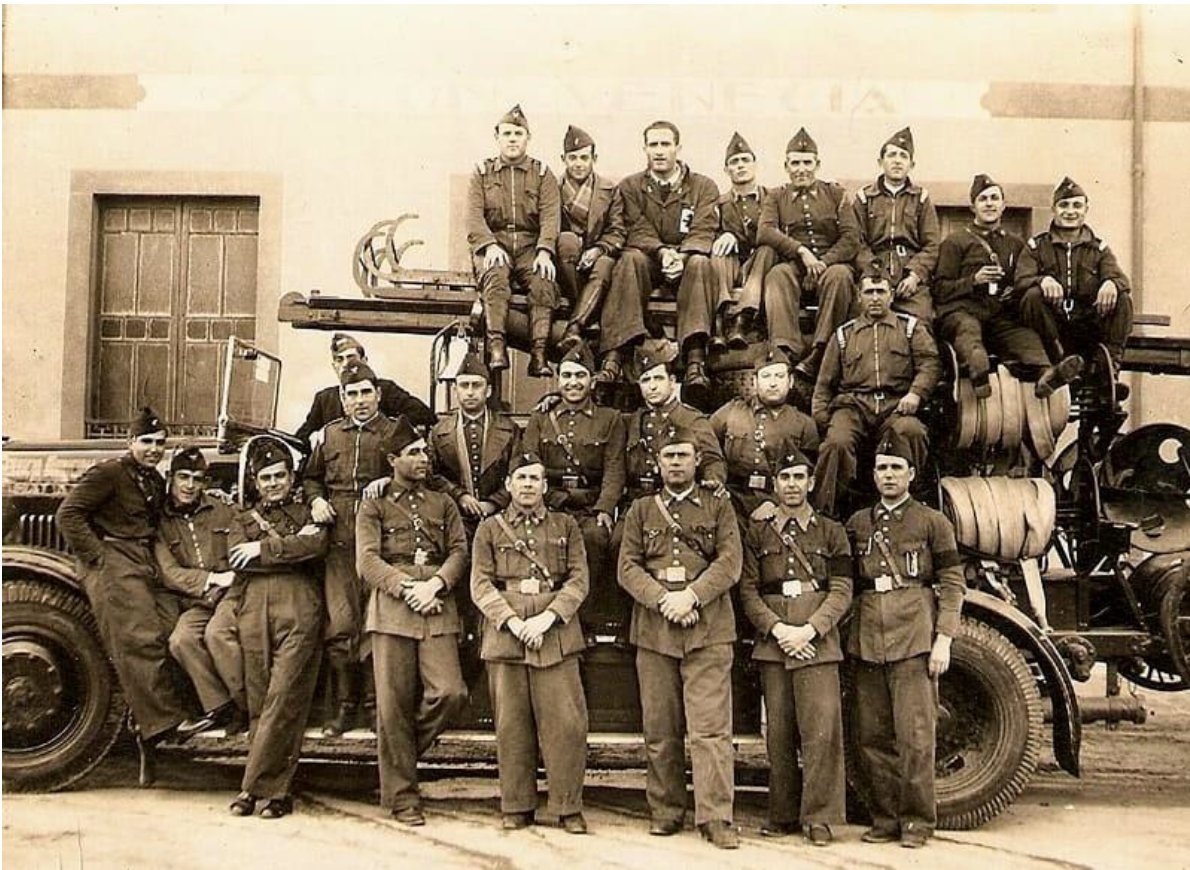 El Parque Central de #Bomberos del <a href="/Ayto_Sevilla/">Ayuntamiento de Sevilla</a> cumple 100 años. 1922-2022.
Un edificio, de estilo regionalista, realizado por el Arquitecto Municipal Juan Talavera y Heredia.
Para muchas promociones de #Bomberos será siempre parte de sus vidas.
#Gobernación <a href="/Ayto_Sevilla/">Ayuntamiento de Sevilla</a>