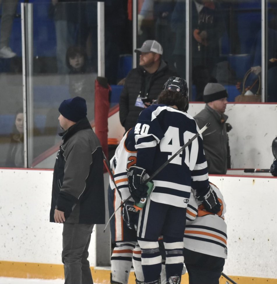 BillHartSeed's tweet photo. I can count on 2 fingers the # of team sports where players physically pound each other all game &amp; come together in the end. So glad @BraedenHart1 chose this one. Photo cred @KALElGH Hart. https://t.co/nH0487YTN2