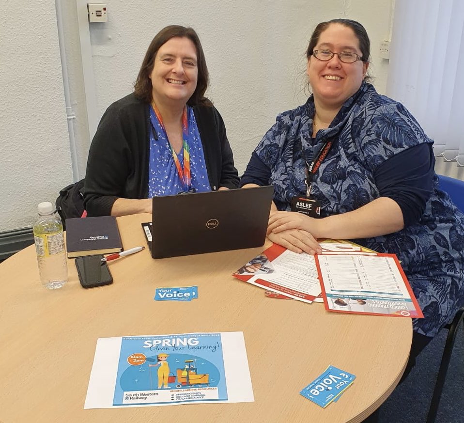 ASLEF_Education's tweet photo. Great to see learning events back. SWR ULRs in action today, in Portsmouth. @aslefulrsmakeadifference https://t.co/JJClsRsNZm