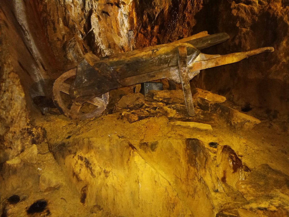 thereallenaman's tweet photo. Final day in #Snowdonia. A leisurely 15km walk around the valleys of #Beddgelert, including a visit to the impressive @SygunCopperMine and of course #gelertsgrave. https://t.co/vnRQ2jLpoT