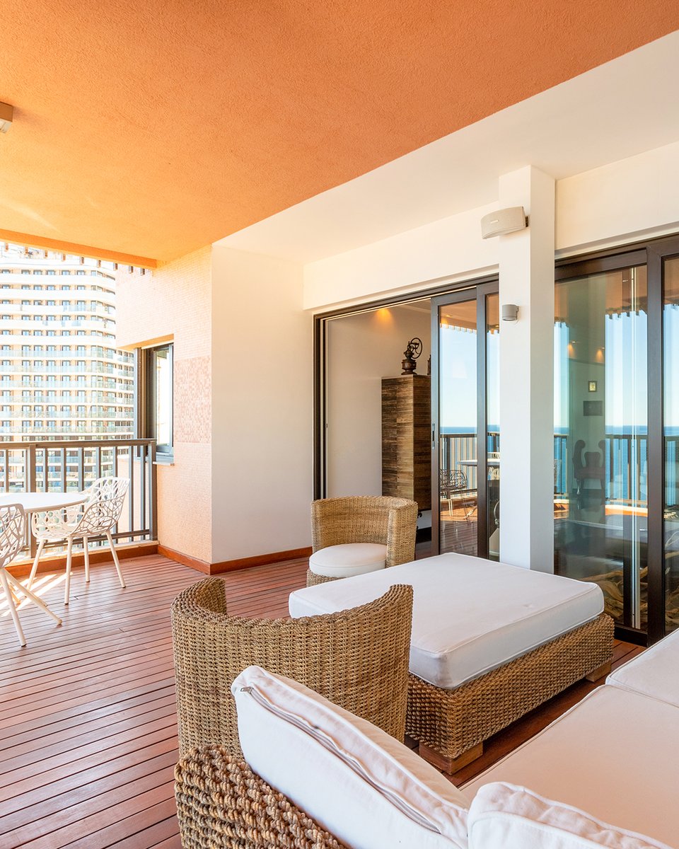Rare master apartment close to monte carlo 💯

The property is composed of 6 rooms, including a large living room opening onto a terrace, with panoramic view on the Monte Carlo Beach and the Italian coasts 🌇

dotta.mc/monaco/vente/v…

#luxuryrealestate #dottaimmobilier