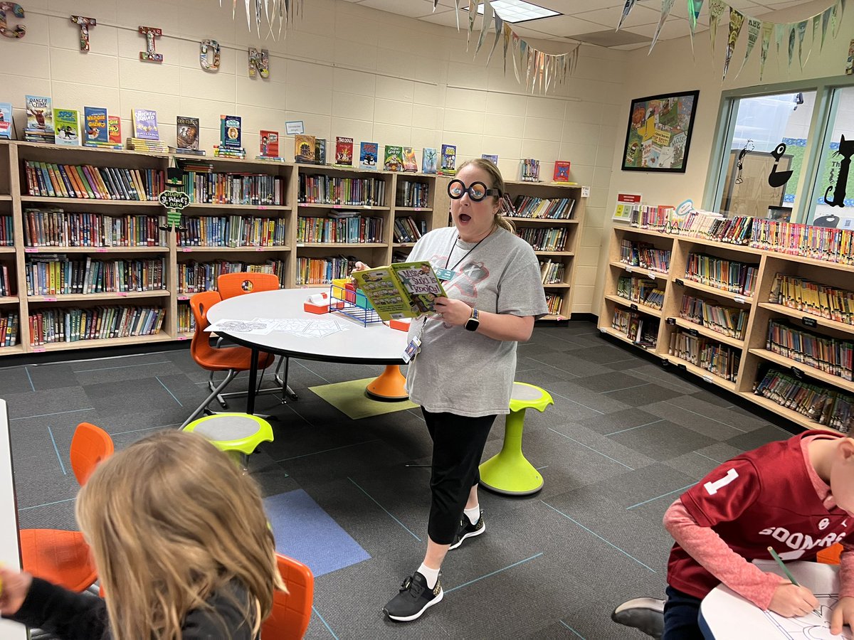 Miss Suki is Kooky, but so is Mrs. Mobile! @cherokeeirc <a href="/CherokeeD67/">Cherokee School</a> <a href="/LakeForestSD67/">Lake Forest School District 67</a>  @DanGutmanBooks