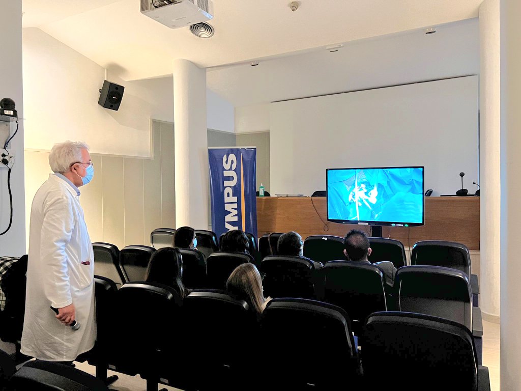 PerePlanellas's tweet photo. Nueva edición del curso de aplicaciones de cirugía transanal en el Cáncer de Recto. Colaboración @NEOMA_UdG, @OlympusMedEMEA y @GironaServei @Htrueta. Combinando cirugía en directo, pelvitrainer y pràctica en cadaver. #tamis #TaTME #Girona @coll_farres @Escat @APigemRodeja https://t.co/W88NQQ06eJ