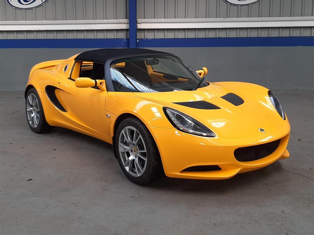 ACAKingsLynn's tweet photo. Coming up in our Classic Car Auction Saturday 2nd & Sunday 3rd April
2013 Lotus Elise 1.8 "S"
View Details:
https://t.co/2DklFmJbQI
#classiccars #classiccar #classicauto #kingslynn #lotus #lotuscars #lotuselise #lotusowners #Elise #lotuselises #classiclotus #lotusclassic https://t.co/DWmLWgvFSs