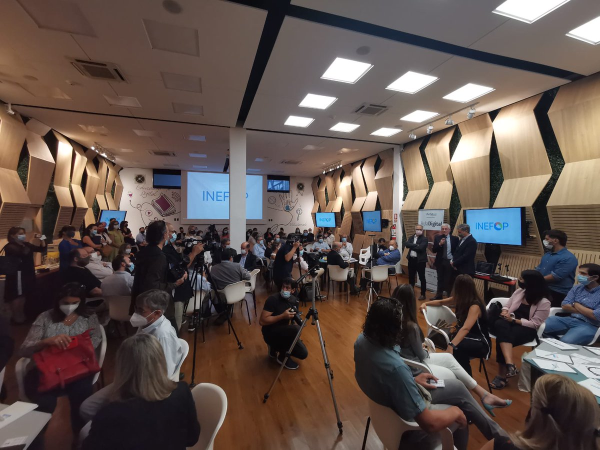 dutra_guillermo's tweet photo. Hoy quedó confirmado Formación Dual línea estratégica @INEFOPoficial . Gracias Valeria Pardal Country Manager de @Nestle, Embajador de Suiza Derzic,  empresas y ECas  presentes, entre muchas: @Globant @Interagrovial  @VW, @PLR5_GrupoRAS, SAMAN, Montes del Plata, Lumin, NORDEX. https://t.co/5bIBUQ3sTV