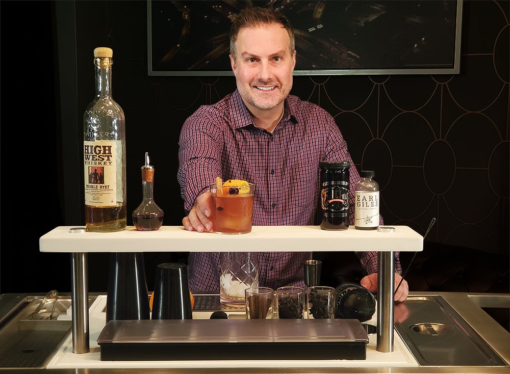 WHY MOBILE MIXOLOGY?
Today’s Social Media is a powerful communication tool that craves unique and compelling content. Like drinkable art. With Mixology Carts by Forbes Industries, hoteliers can create Instagram moments their guests are sure to share on their behalf.