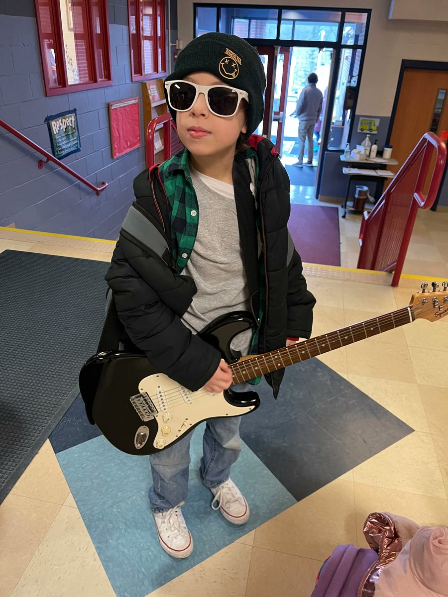 UnionVt's tweet photo. It's Spirit Week at Union Street and our hallways have been filled with excitement. We have had guest appearances by Chief Fountain, the Fontainers, and many more celebrities. Stay tuned for more updates! #gotspirit https://t.co/Gbd9p62SIO