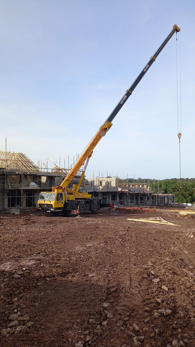 WmOBrienGroup's tweet photo. Photo of our Grove GMK 3050 Crane assisting in the build of new houses in Glanmire, Cork, Ireland. 

#crane #cranehire #safelift #safelifting #heavylift #windpower #construction https://t.co/o6UYTgX2wS