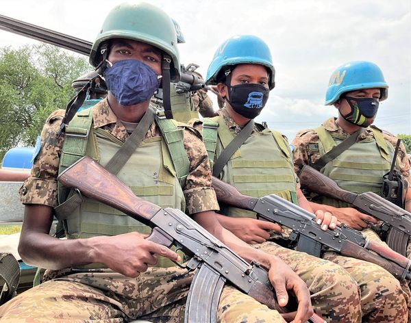 UNISFA_1's tweet photo. As @Ethiopian troops prepare to depart @UNISFA_1, we salute their contribution to peace &amp; security #abyei. @Ethiopia has been the only contigent since est. of @UNISFA in 2011 &amp;  has been critical in prevention of conflict &amp; led efforts towards sustainable peace @UNPeacekeeping https://t.co/f0VsTFExis