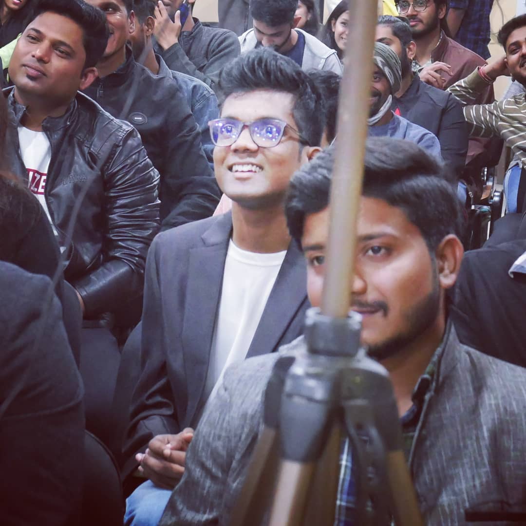 Abhinabaspeaks's tweet photo. This is my life's first real candid pic🤣🤣
so couldn't keep myself from sharing it🤣
#candid #candidshot #photo #real #realcandid https://t.co/mXzxRbGpMG