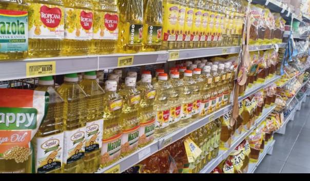 's tweet image. HET Dicabut, Harga 2 Liter Minyak Goreng di Minimarket Jadi Rp47.900 dlvr.it/SLpcGq