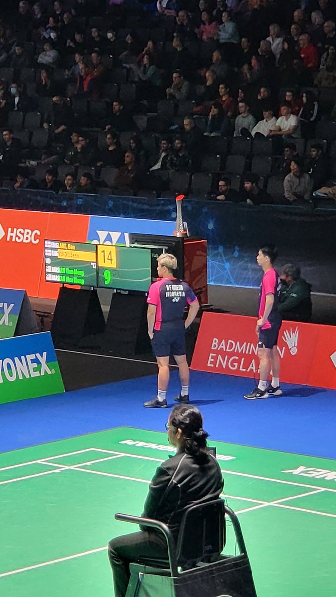 INABadminton's tweet photo. Ada gangguan di lapangan empat. Kemungkinan pindah lapangan. Tetap fokus Marcus/Kevin.

#BadmintonIndonesia #AllEngland2022 https://t.co/SD2hTUoeFs