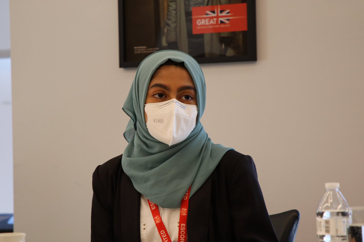 EduCannotWait's tweet photo. #ECW Director @YasmineSherif1 &amp; UK's Special Envoy for #GirlsEducation @HelenGrantMP met w/Rida &amp; Victoria, two inspiring youth representatives from the new #Youth4EiE panel to discuss their priorities for 2022.
 
📷See some highlights from this roundtable discussion!
 
@PlanUK https://t.co/Caf74eU5gF
