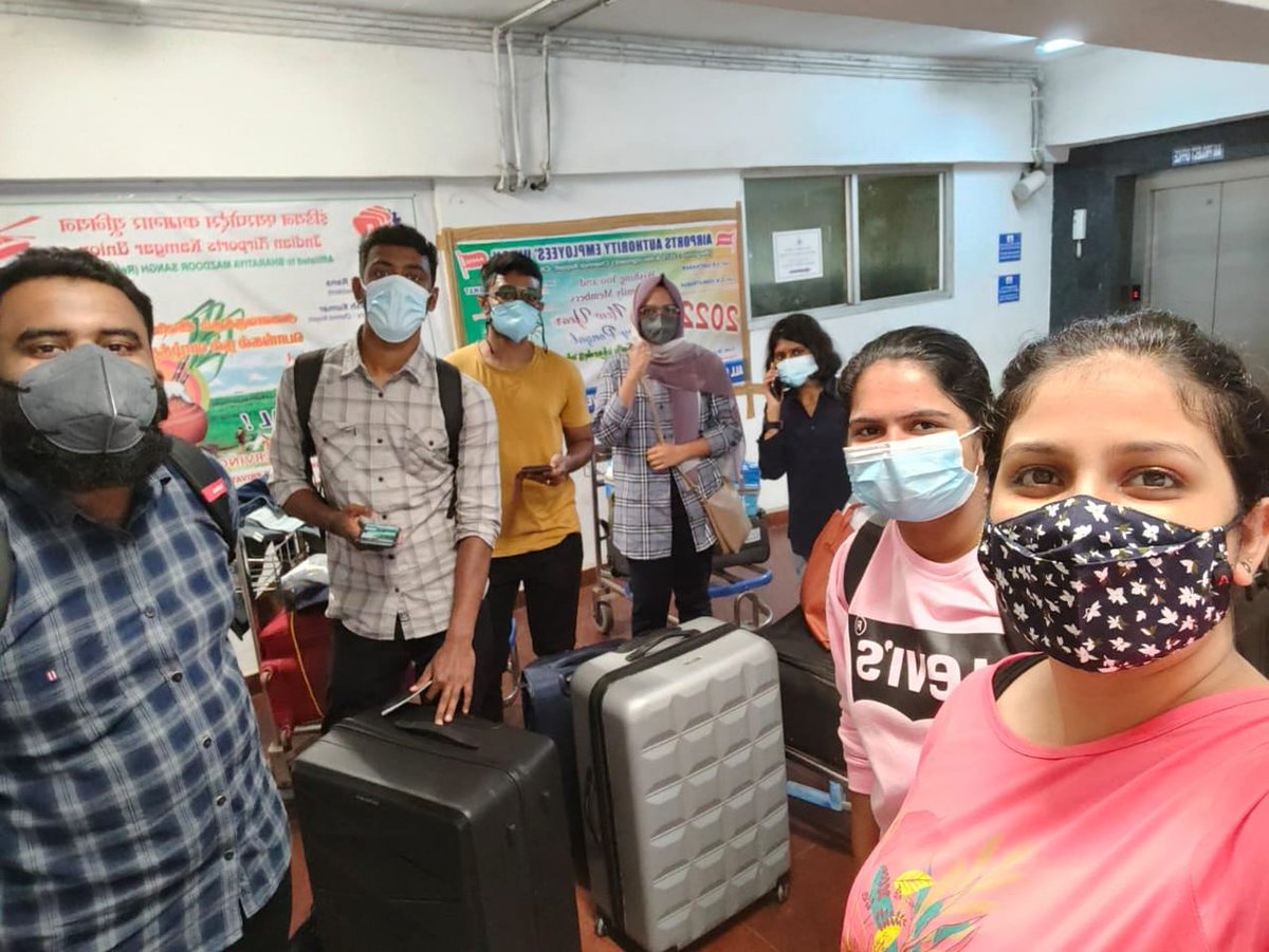 FondaSorbonne's tweet photo. Grâce à nos deux partenaires, @Fond_Michelin @BNPP2S  et un travail diplomatique bilatéral fructueux, nous avons pu accueillir les élèves de l'Université de Pondichéry dans le cadre de la double licence d'administration économique et sociale #IAES @SorbonneParis1 https://t.co/lY2Aa4JHbu