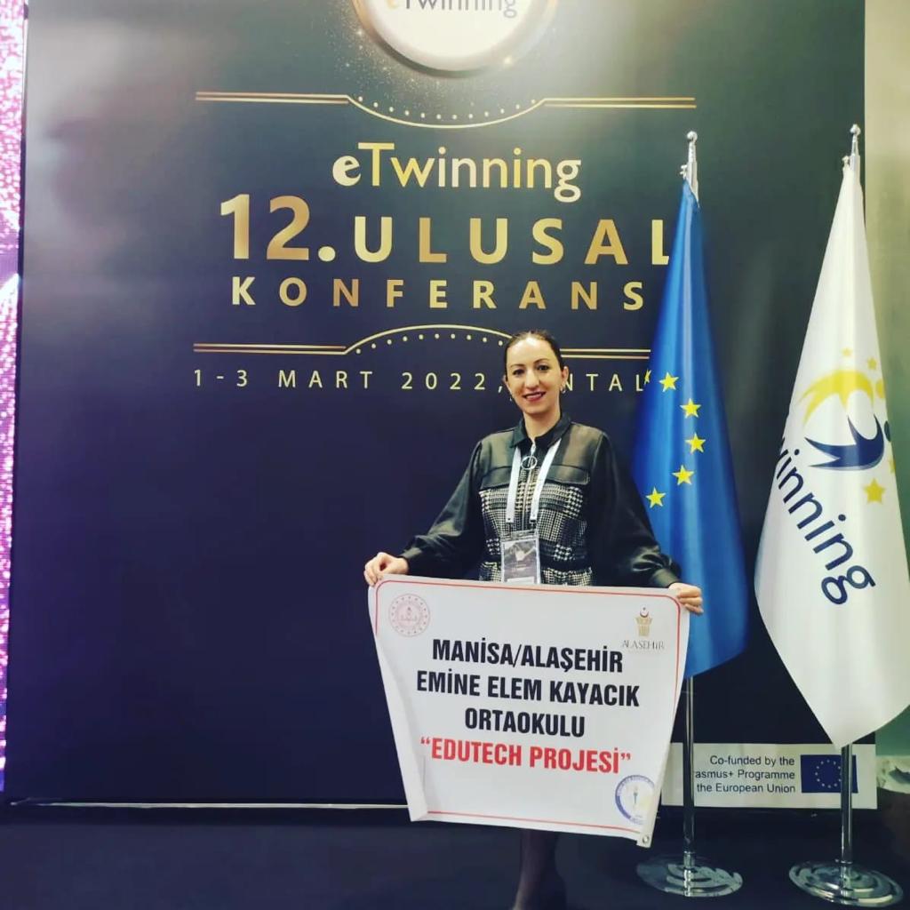 alasehirmem's tweet photo. 38000 proje içerisinde ilk 200 öğretmen arasına girerek ulusal konferansta ilçemizi başarıyla temsil eden Gümüşçay Şht. Mehmet Yalçın Ortaokulu'ndan Funda Taşlı ve Emine Elem Kayacık Ortaokulu'ndan Cennet ERDEMİR URHAN'ı tebrik ediyoruz.
@tcmeb @il_mem_45 @mdikici45  @gunes4545 https://t.co/sNL67yhyop