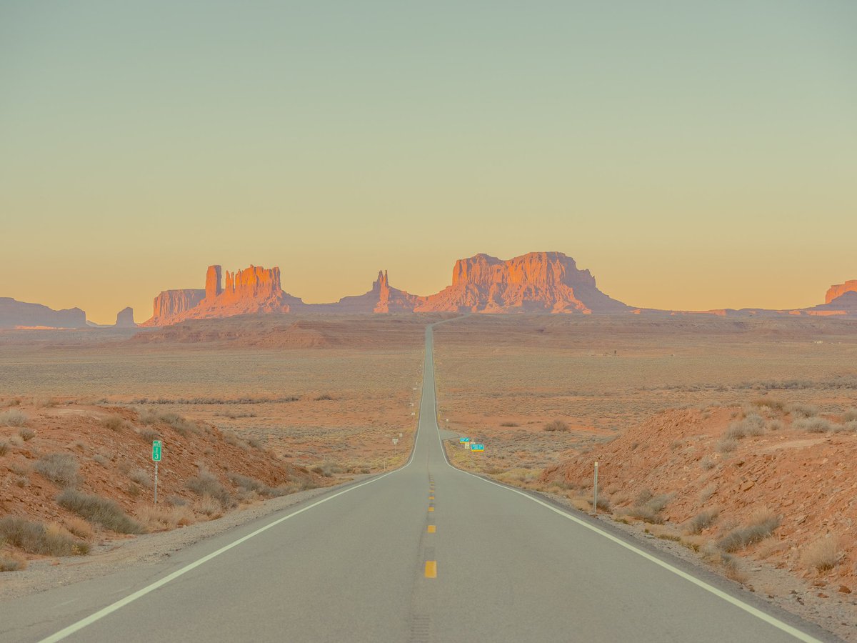 inthemeadow's tweet photo. desert roads https://t.co/WOe69V763X