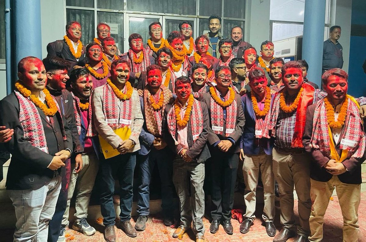 यो शानदार विजयी शुरूवात…!

नेपाली इन्जिनियरहरुको साझा संगठन `नेपाल इन्जिनियर्स एसोसिएसन´ (NEA) को निर्वाचनमा
नेपाली काँग्रेसको शुभेच्छुक संस्था `सिडेन´ का उम्मेदवारहरु प्यानलै विजयी l अध्यक्षमा विजयी डा हरि दर्लामि लगायत सबै आदरणीय मित्रलाई धेरै बधाई l सफल कार्यकालको शुभकामना !