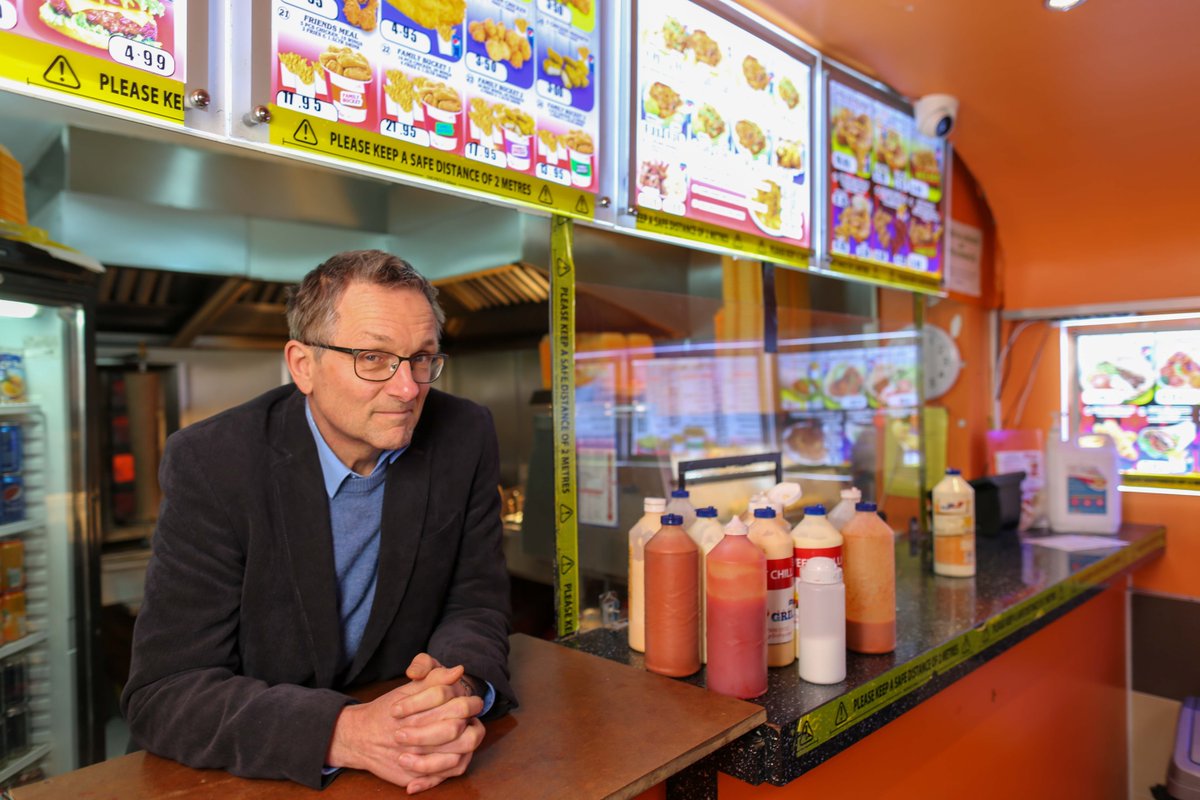 Channel4's tweet photo. WHY does Britain have an obesity problem? Journalist and broadcaster @DrMichaelMosley investigates on @Channel4 tonight.
Watch ep 2 of Michael Mosley: Who Made Britain Fat? at 9pm
Catch up on All 4 now https://t.co/7Ge7H3gqae https://t.co/ljiqHYyTSg