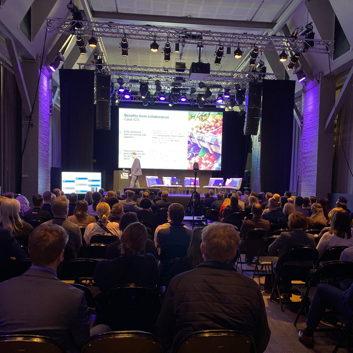 RelexSolutions's tweet photo. RELEX Live Helsinki on käynnissä Korjaamolla ja tapahtuman avauspuheenvuoroa on pitämässä toimitusjohtajamme Mikko Kärkkäinen! Olemme todella innoissamme päästessämme tapaamaan asiakkaitamme pitkästä aikaa livenä ja odotamme päivältä paljon hyviä keskusteluita. #RELEXLive https://t.co/l7KfUEheiy