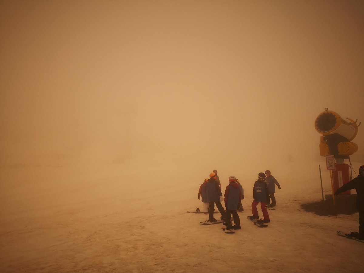 La #Calima deja estampas como esta en #ValgrandePajares 

<a href="/eltiempotpa/">El tiempo TPA</a> <a href="/TPAnoticias/">TPA Noticias</a> <a href="/ElTiempo_tve/">El Tiempo en TVE</a> <a href="/ElTiempoA3/">El Tiempo de Antena 3</a> <a href="/tiempobrasero/">Tutiempo</a> <a href="/ElTiempoes/">Eltiempo.es</a>