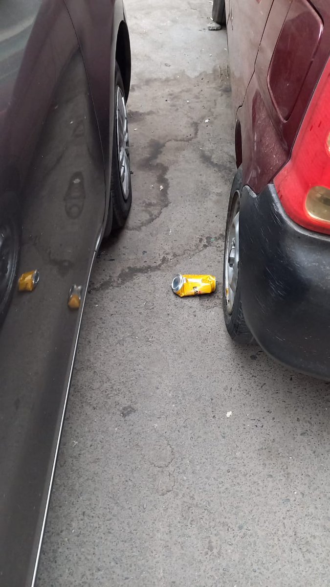 donkanmcklaud's tweet photo. @Muni_Stgo en Vicuña con Ñuble y Ñuble con Santa Elena, basta de comercio ambulante y desechos, consumo de alcohol y drogas en la vía pública 🆘️ https://t.co/JxDuFLbAv0