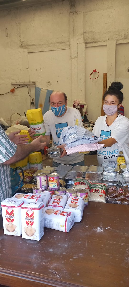 Esta semana, a la tradicional entrega de viandas de Convidarte, junto al Centro Soñar para Vivir sumamos la entrega de alimentos no perecederos y donaciones de ropa y calzado.

#RacingSolidario