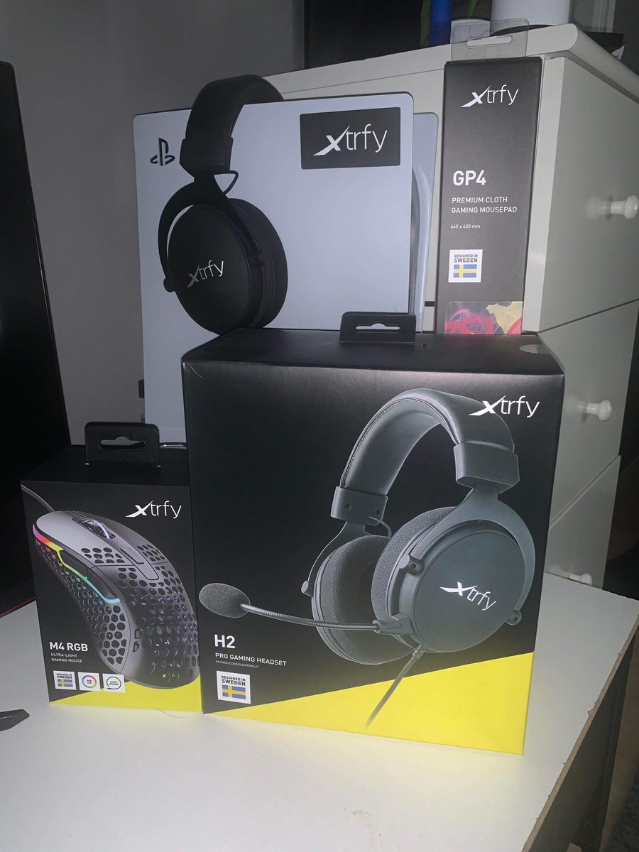 VLHesport's tweet photo. Giveaway!

För att fira vinsten i eSHL lottar vi nu ut ett headset och en mus + musmatta från @Xtrfy 🔥🦁

Krav för att delta i utlottningen: 
1. Retweeta och gilla denna tweeten.
2. Följ @vlhesport och @Xtrfy.
3. Tagga en person du tycker behöver ny gear.

Vinnarna dras 20/3-22 https://t.co/y93jSzxKgP