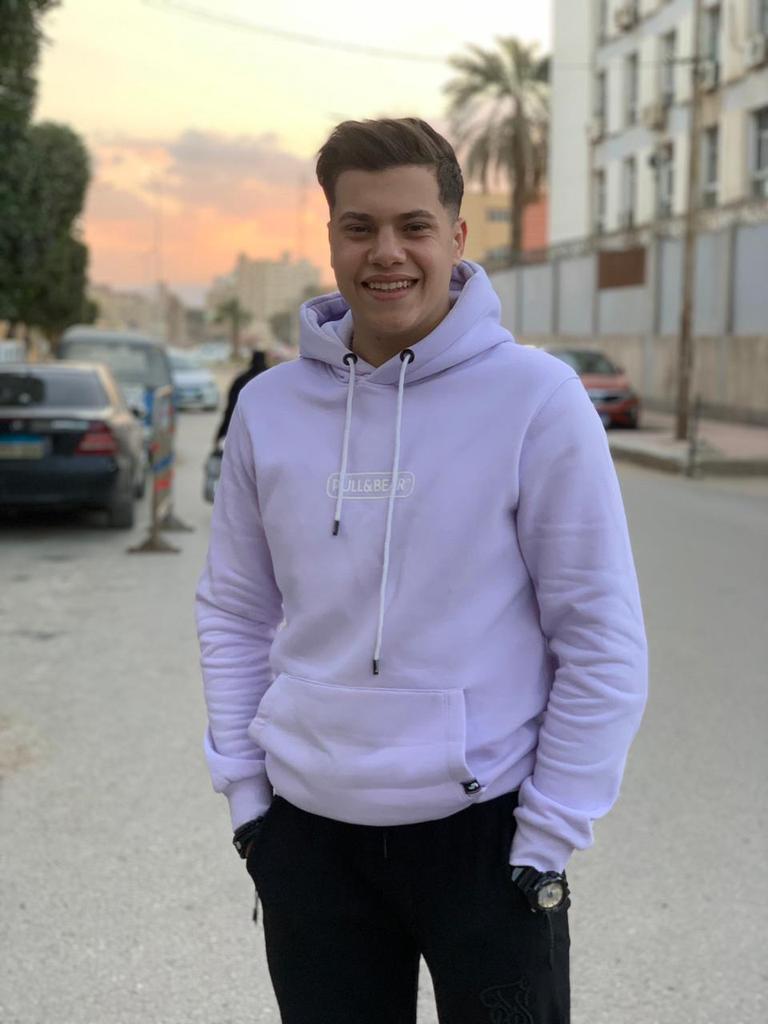 BodaElsayed4's tweet photo. صفحه وقفلتهاا وكلهاا بتاخد وقتهاا 😎㊗️🔥 https://t.co/WGCCZkI0yX https://t.co/4Pq3nnJyuT