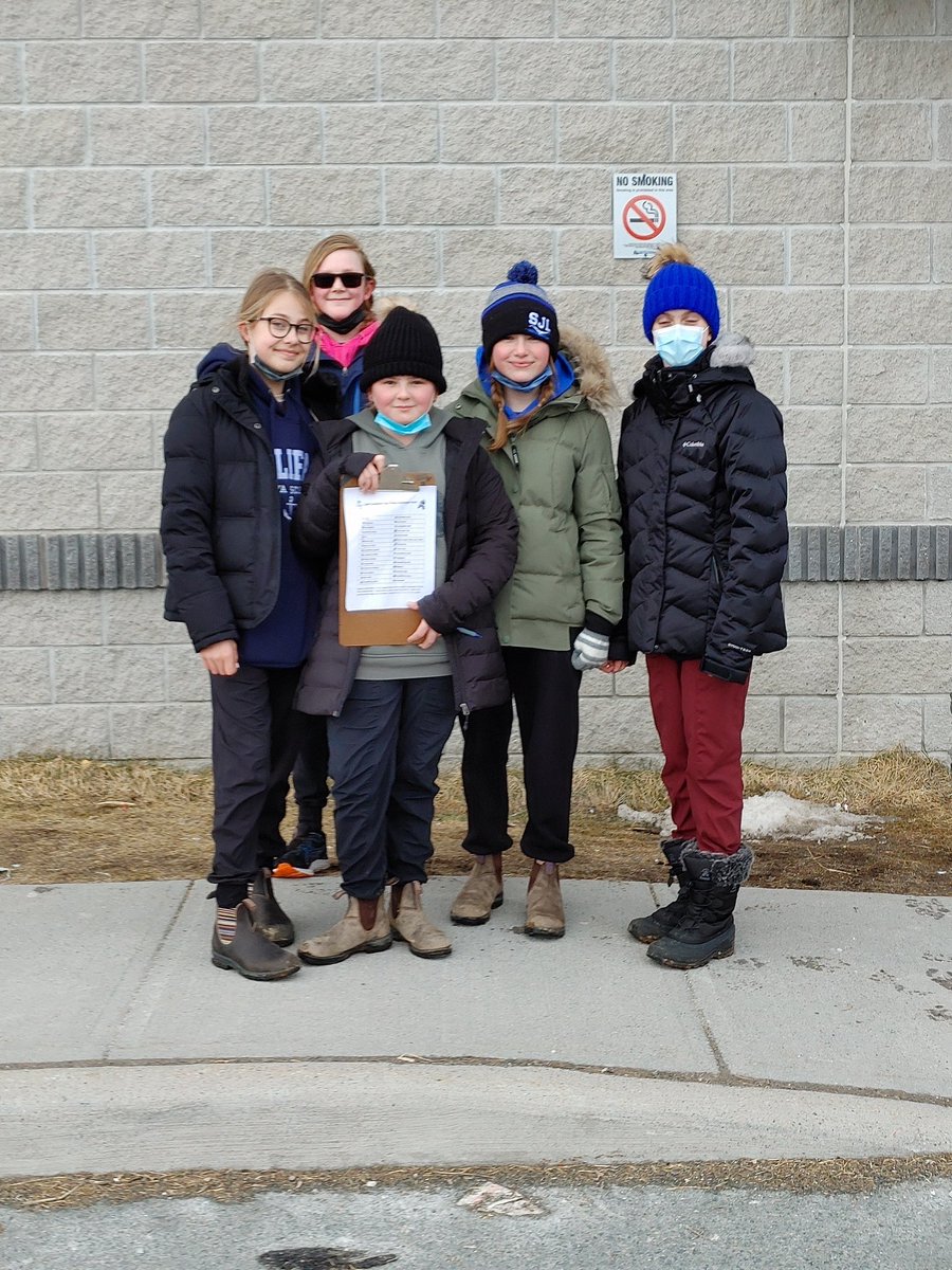 6C having a great time doing the #DartOutdoors scavenger hunt yesterday! <a href="/schoolsportsnl/">School Sports NL</a>  <a href="/JuniperRidgeNL/">Juniper Ridge Int</a>