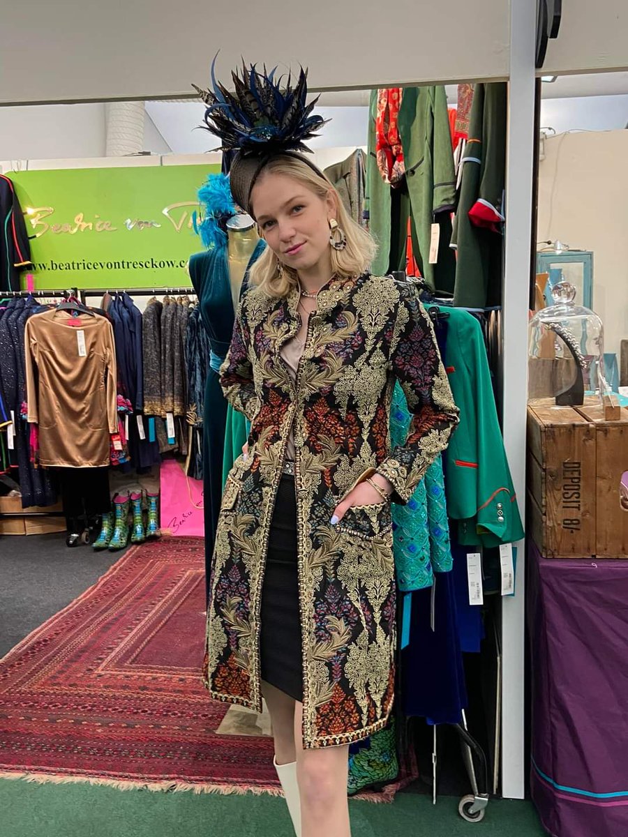 Dorothee in BvT and <a href="/Lisavhmillinery/">Lisa von Hallwyl</a> at <a href="/CheltenhamRaces/">CheltenhamRacecourse</a> #Cheltenham #CheltenhamFestival #CheltenhamFestival2022