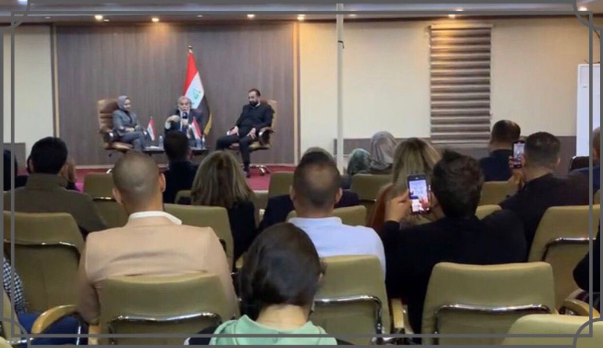 dramaralazawe's tweet photo. تكريمنا لفنانِ الشعب الفنان جواد الشكرجي ، بدرعِ الابداعِ والتميزِ (درع اليرموك)  بامسيةٍ  بغداديةٍ متميزة وسط حضورٍ نخبوي . https://t.co/8HtsJnhvUv