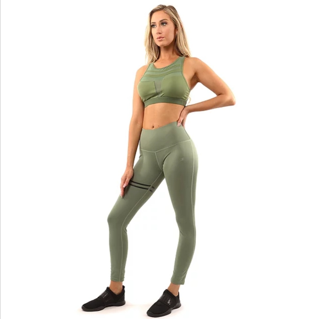 Lisa_Dewberry's tweet photo. Kit yourself out in these trendy Huntington Leggings & Sports Bra for your next training session!
Available: Australia, Canada, UK, USA
Shop the Lisa Dewberry Collection! https://t.co/gLhxe7z3lK
#Fitness #Gym #Exercise #Workout #Entrepreneurs #PositiveActivists #LisaDewberry https://t.co/9Q4VFVNqtW