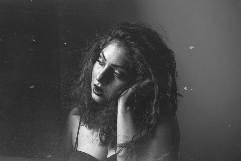 NEW DROP on <a href="/opensea/">OpenSea</a> 
V Stages of Grief

I shot these self portraits about 5 years ago when I moved out to live alone for the first time. Growing up around control, lack of boundaries &amp; codependency, this was 1 of the hardest thing I ever had to do.

opensea.io/collection/v-s…

🧵1