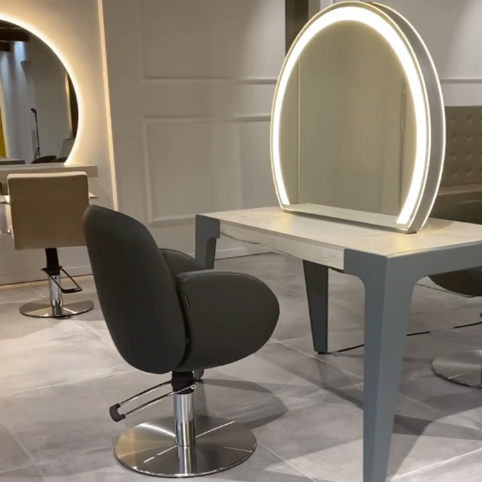 SalonSuppliesUK's tweet photo. MORE NEWNESS INCOMING!! Look at the all new fabulous and stylish Tavolo Island Unit https://t.co/Z1YRV0yFXZ. Another masterpiece from @welonda_deutschland ๐ ๐
#welonda #salonsupplies #stylingunit #islandunit #furniture #salonfurniture https://t.co/7oaJtICn7Y