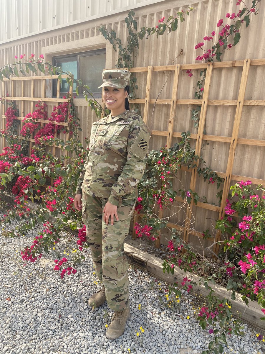 PrettyPreshay's tweet photo. Behind this smile is a sad girl, pray for us military folks, cuz baby #wearenotokay . 💔 https://t.co/SVumXEa3vr