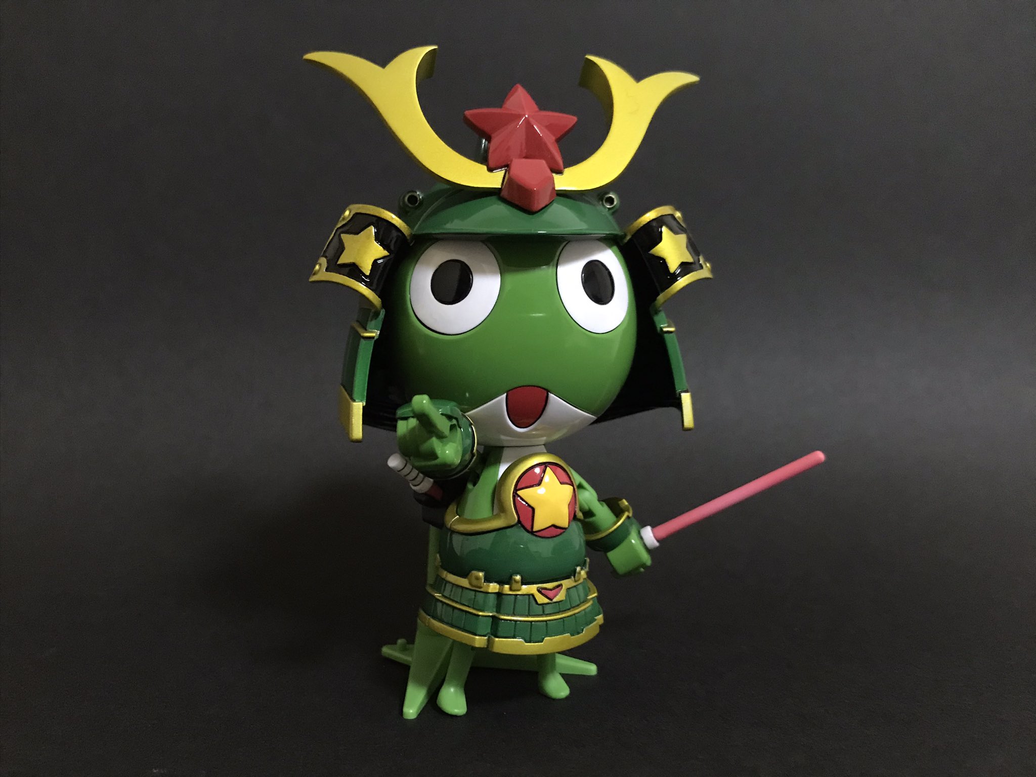 Haru Modeling ケロロ軍曹プラモコレクション 武者ケロロ完成しました 鎧の塗り分けが大変でしたがやった甲斐がありました 幼稚園のときに初めて買ってもらった思い出のキットです ケロプラ ケロロ プラモデル T Co Jxzy93eg1w Twitter