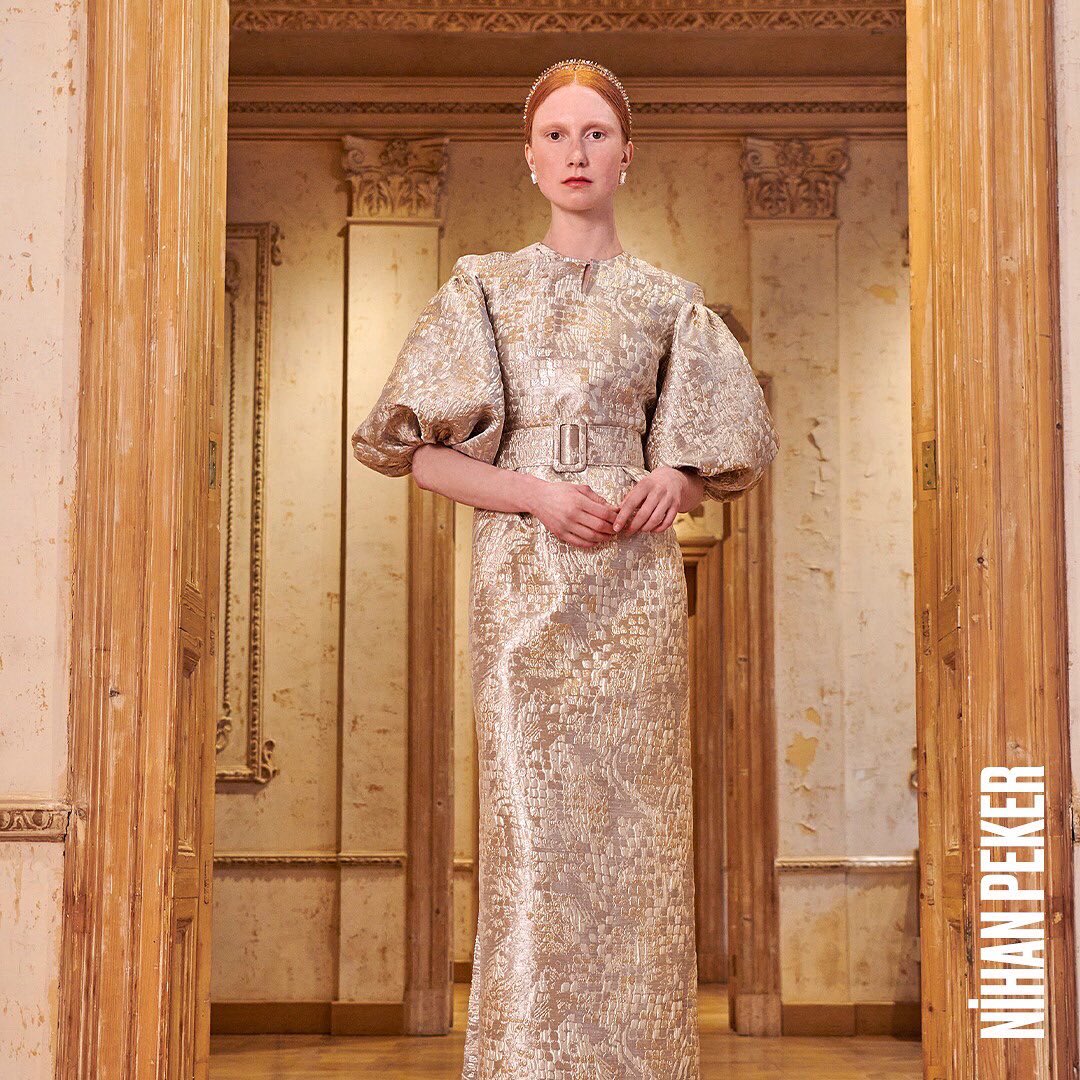 norajanss's tweet photo. Fashion Week Istanbul proudly presents: Nihan Peker✨
FW22 - Nihan Peker - The collections have a luxury-design taste between daytime and evening. https://t.co/uXh5RBRAj1