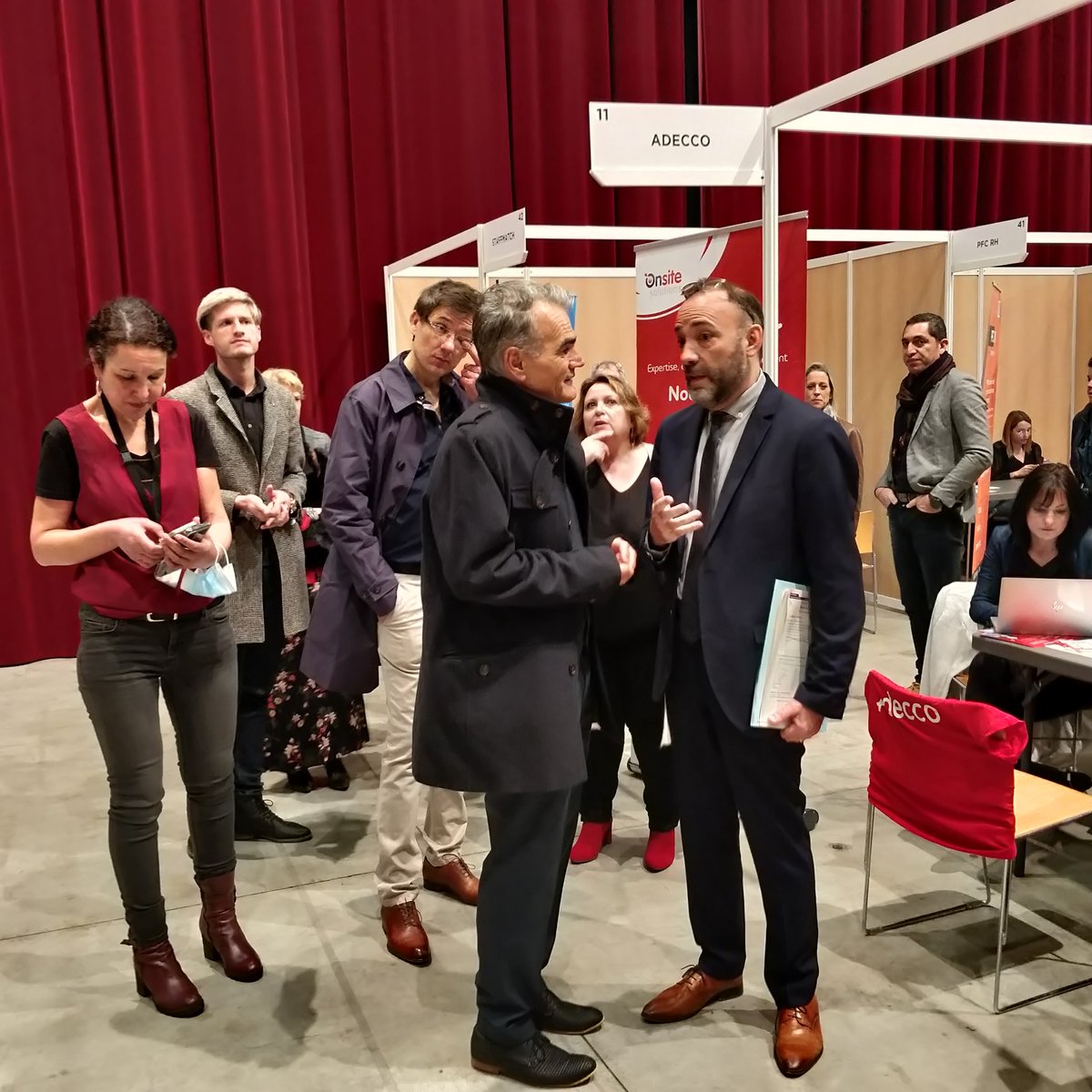 Inauguration #ForumInterim de #Montauban <a href="/thdeville/">Thierry DEVILLE</a> 1er vice pdt Gd Montauban-adjoint au maire &amp; <a href="/gerald_capel/">Gerald CAPEL</a> directeur territorial délégué #poleemploi 
Des opportunités d'emploi 👉 +de 40 enseignes de travail #interimaire présentes
#tousmobilisés
<a href="/RadiaBarbach/">Radia Barbach</a> <a href="/muriellehenry1/">Murielle HENRY</a>