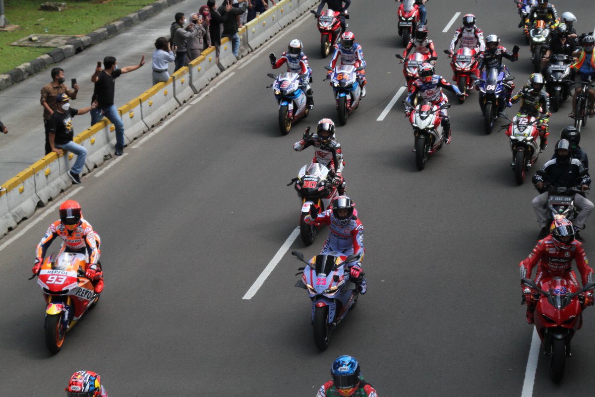 SinhaVikram's tweet photo. Feeling the excitement of MotoGP Mandalika as the parade in Jakarta passed our head office. IOH network and services are ready to support the event! https://t.co/SkftB58O9P