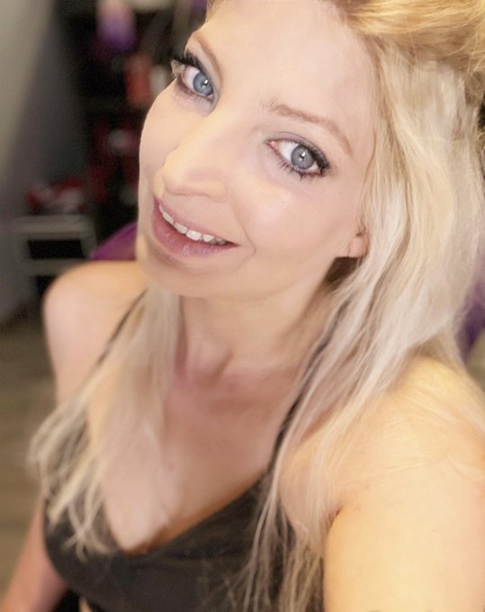 Happy Bergfest 🥰 https://t.co/egYyjzqLmG<a href="/tag/dirtyblowjob"class="tags"><span>#dirtyblowjob</span></a>