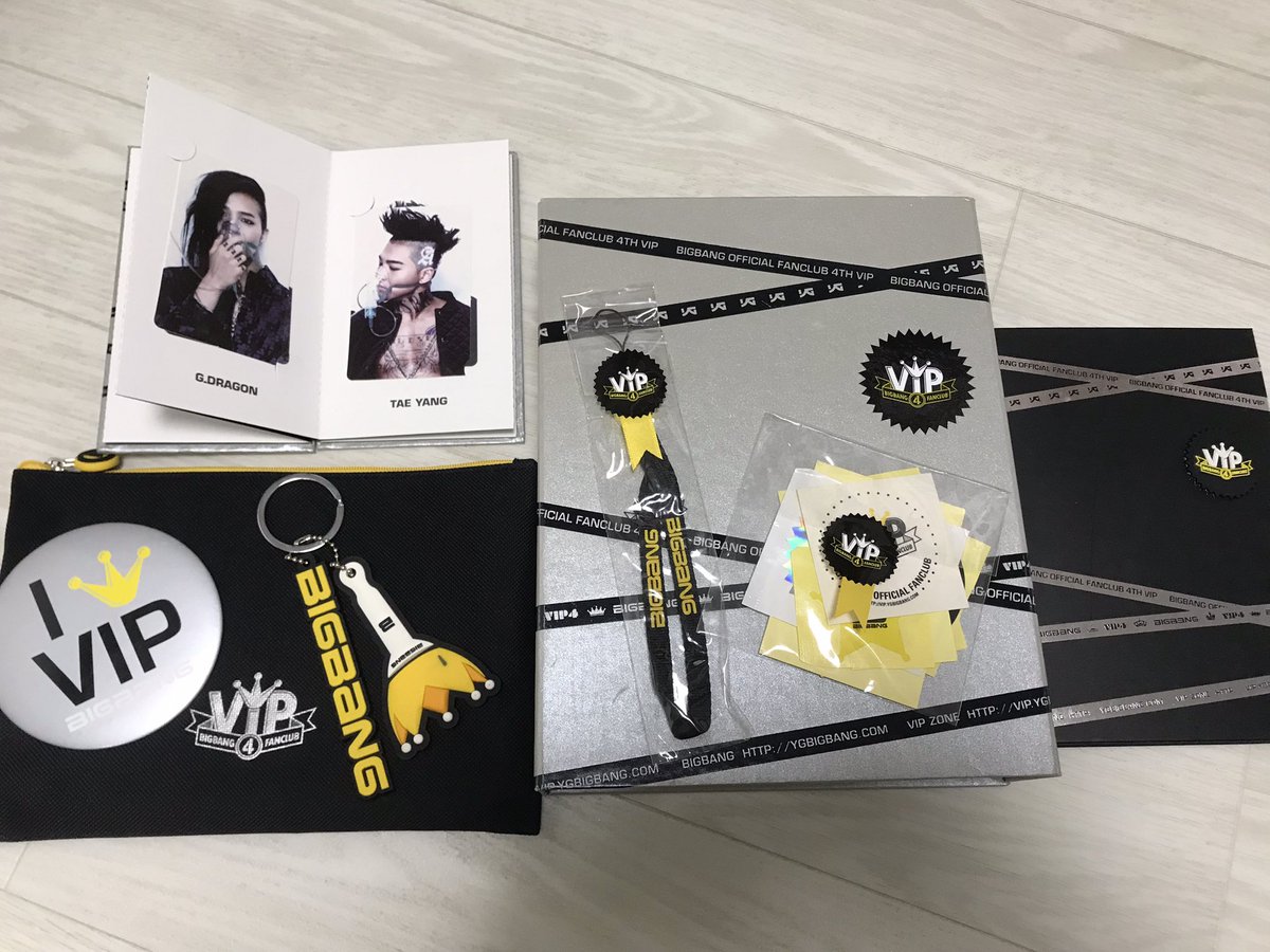 postvip06's tweet photo. ⭐️ 빅뱅 공식 팬클럽 VIP 4기 키트

일괄 5,000원 (택배비 별도)

구성: 다이어리 파우치 포토카드7종 뱃지 키링 스트랩 스티커7종

빅뱅 지드래곤 지디 권지용 지용 탑 최승현 태양 동영배 영배 강대성 대성 승리 굿즈 거래 양도 bigbang gd gdragon top taeyang daesung seungri VI photocard https://t.co/7uW0ivAXuU