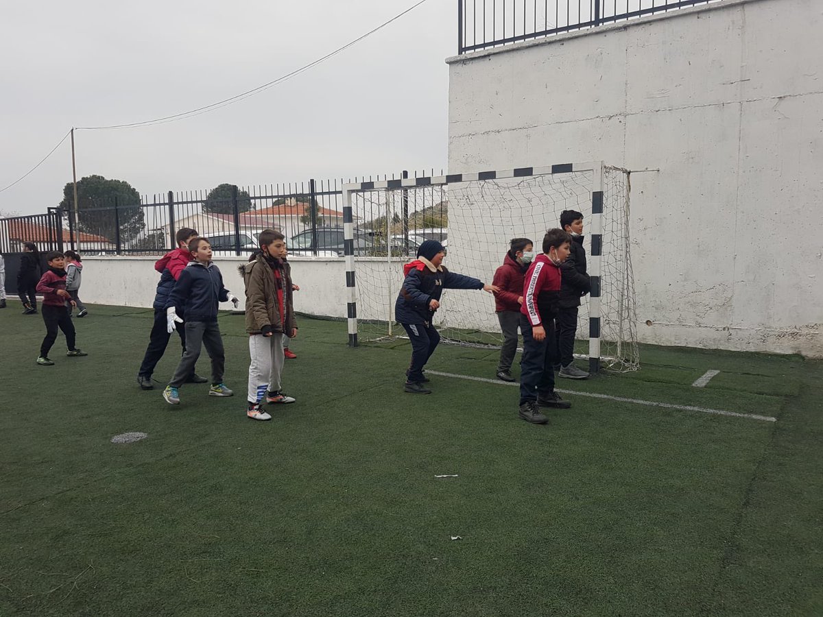 İlçe Milli Eğitim Müdürümüz Muharrem BAYINDIR ile birlikte Haykıran Adem Saatçi Ortaokulu’nu ziyaret ettik. Eğitim-öğretim faaliyetleri ve kurumdaki genel durum hakkında bilgi aldık. <a href="/izmir_ilmem/">İzmir İl Milli Eğitim Müdürlüğü</a> <a href="/MucahitYentur/">Murat Mücahit Yentür</a> <a href="/muharembayindir/">Muharrem BAYINDIR</a>